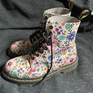 Dr. Martens 1460 floral boots (Size 39)
